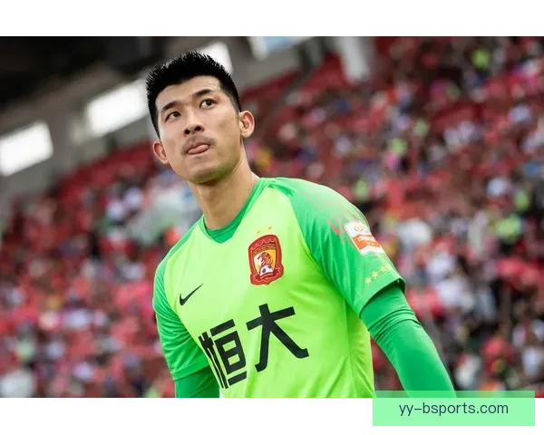 刘殿座连续精彩扑救力守三镇球门展现门将神勇风采